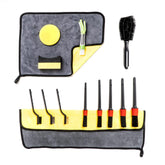 Kit per la cura dell’auto con spazzole, spugne e panno in microfibra