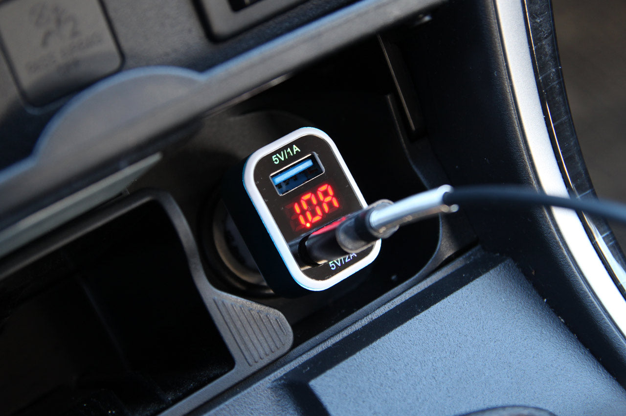 Chargeur USB voiture avec écran pour 12/24 V