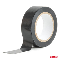 Černá páska s tloušťkou 0,13 mm.