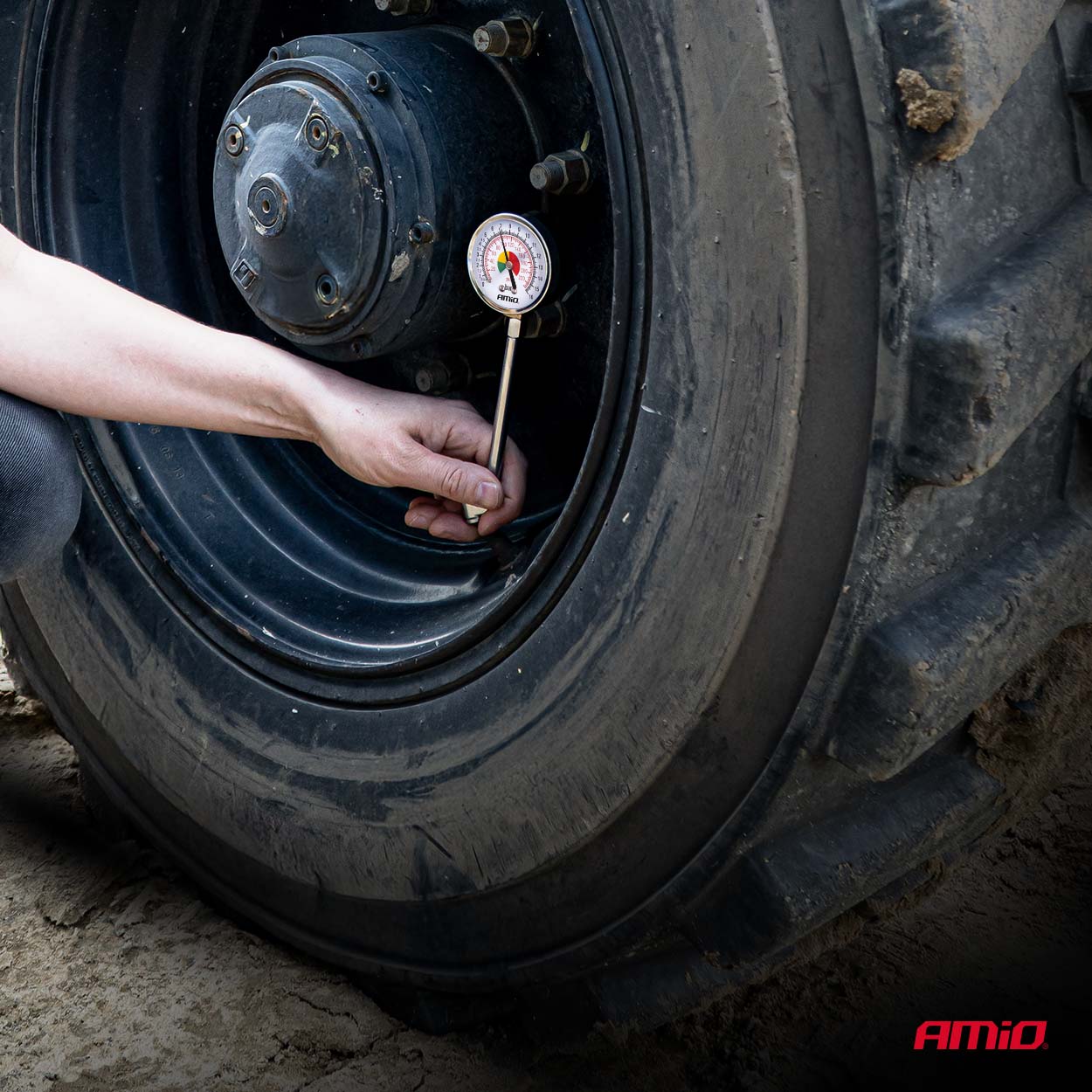 Manomètre de pression des pneus compact pour les roues de véhicule