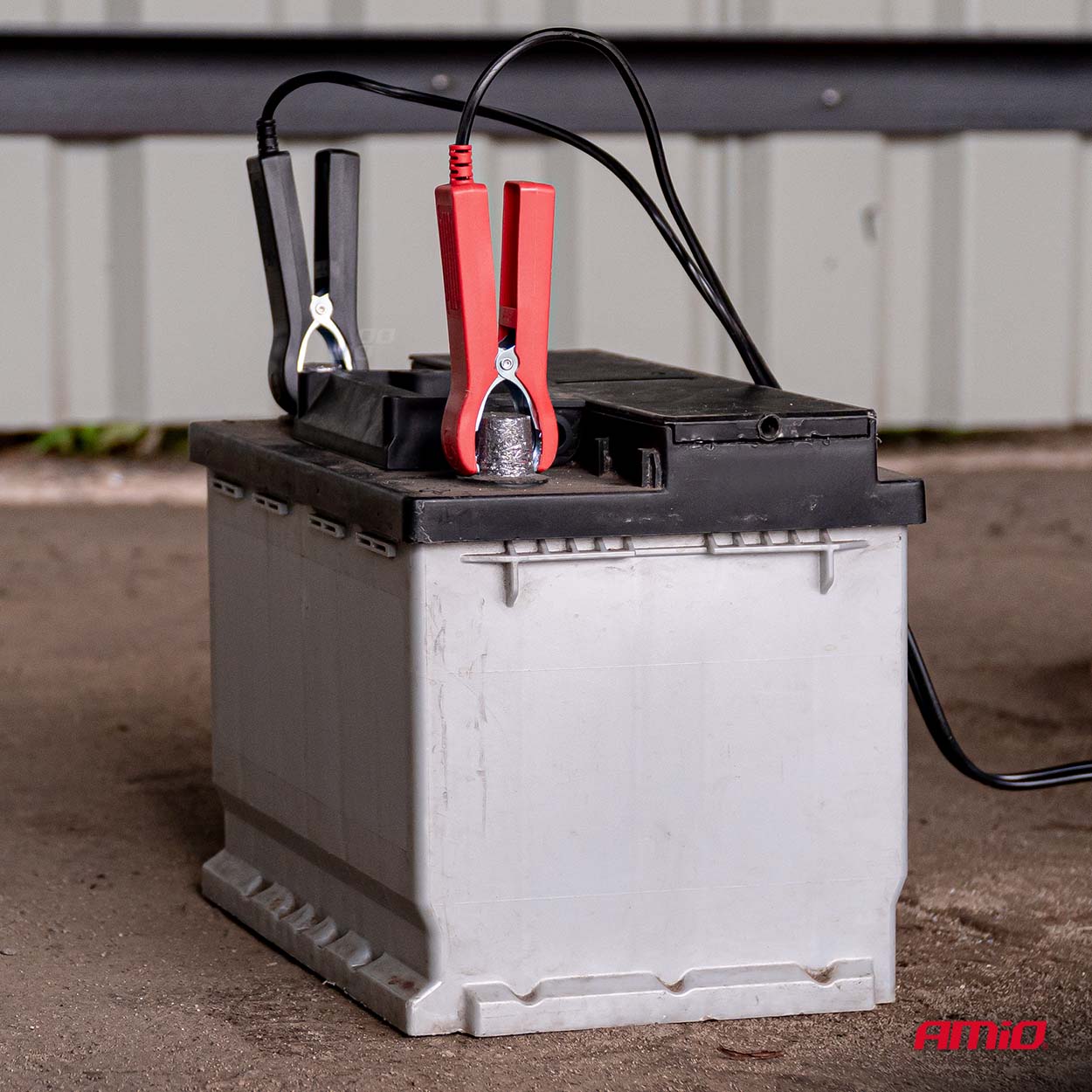 Digital oplader til 12 og 24 V batterier