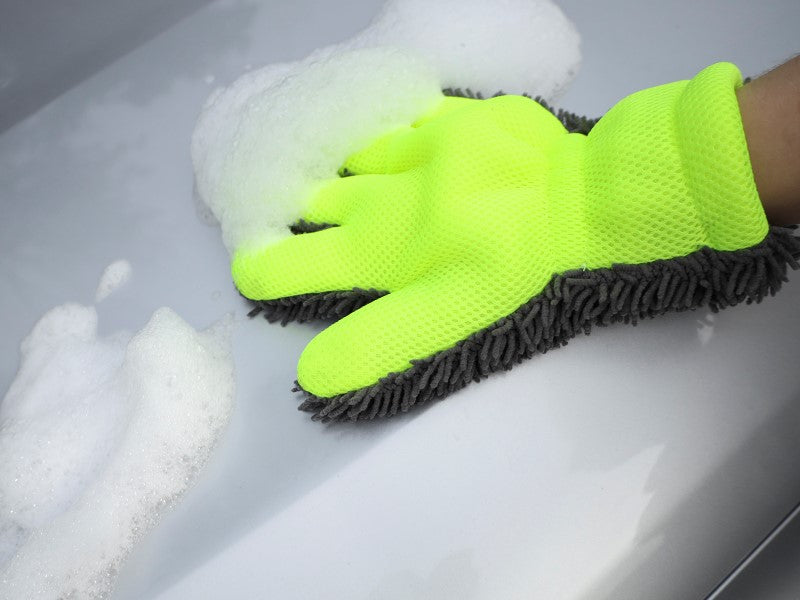 Waschhandschuh aus Mikrofaser für eine schonende Reinigung