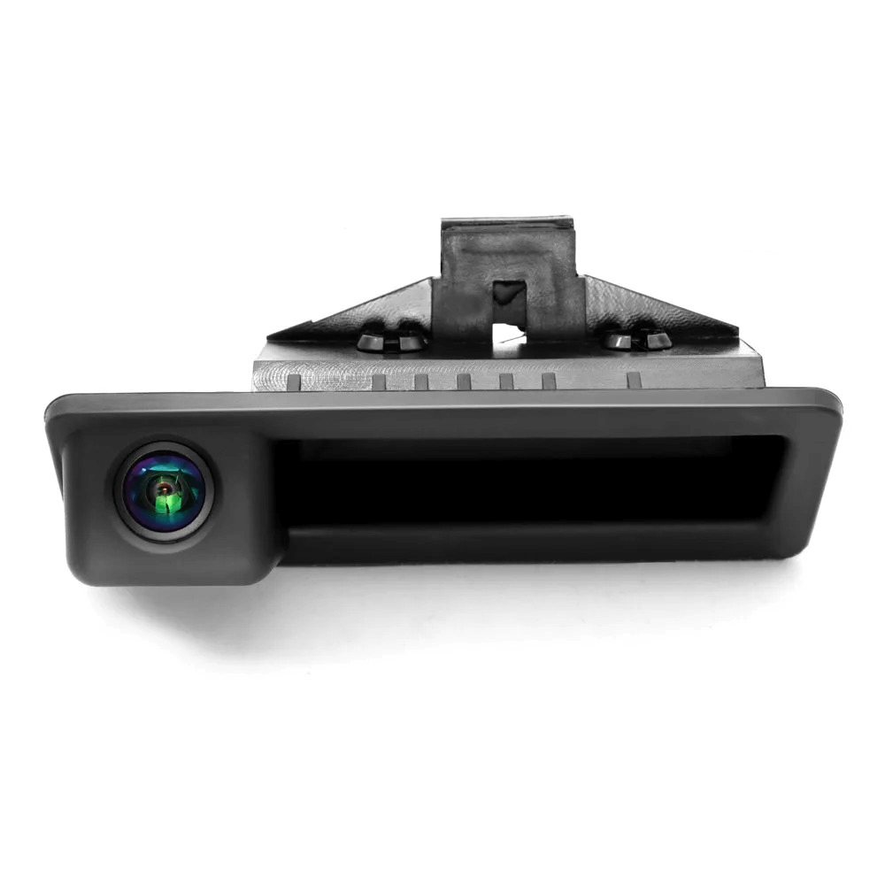 Cúvacia kamera pre BMW – integrovaná v rukoväti zadných dverí s kvalitou 1080p a diskrétnym dizajnom.