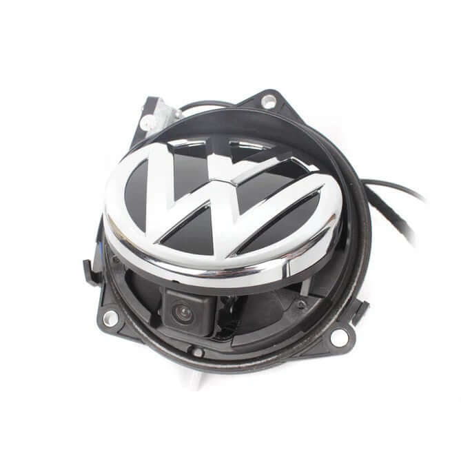 VW Golf 7 - vzvratna kamera v emblemu – Carmedia24.si